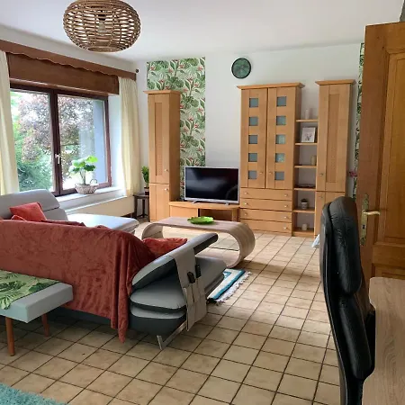 House * バストーニュ